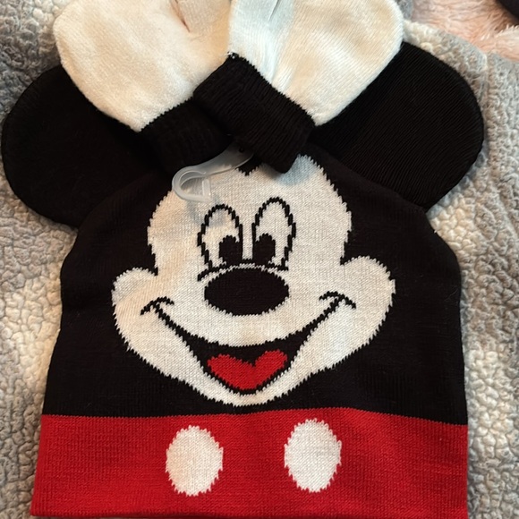 Disney Mickey Mouse Black and Red Toddler Hat and Mittens. New! - Picture 5 of 6